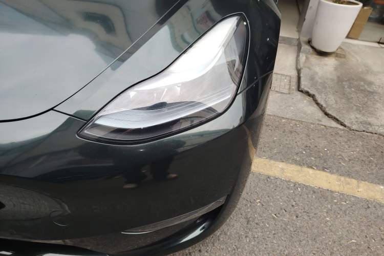 Used Tesla Model Y 2023 Long-Range All-Wheel-Drive Version
