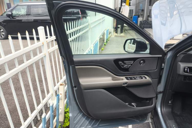 Used Lincoln Aviator 2024 3.0T V6 All-Wheel-Drive Luxury Edition Six Seats