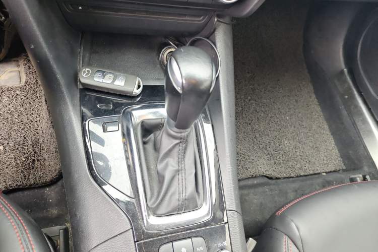 Used Mazda Mazda 3 Axela 2014 Sedan 1.5L Automatic Luxury Model
