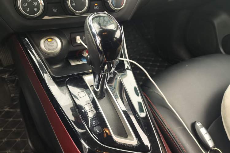 Used Nissan Lannia 2020 1.6L CVT Smart Connect Smart Cool Edition Gear Lever