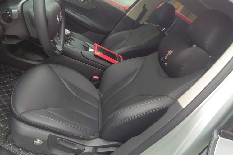 Used Hongqi E-QM5 2022 431 km Charge & Enjoy Edition
