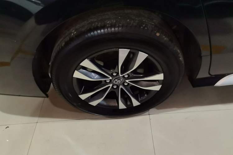 Used Toyota Granvia 2024 2.5L Hybrid Prestige PLUS Four-Wheel Drive Version Right Rear Wheel Hub