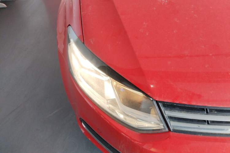 Used Volkswagen Polo 2016 1.6L Automatic Luxury Model Right Front Headlight