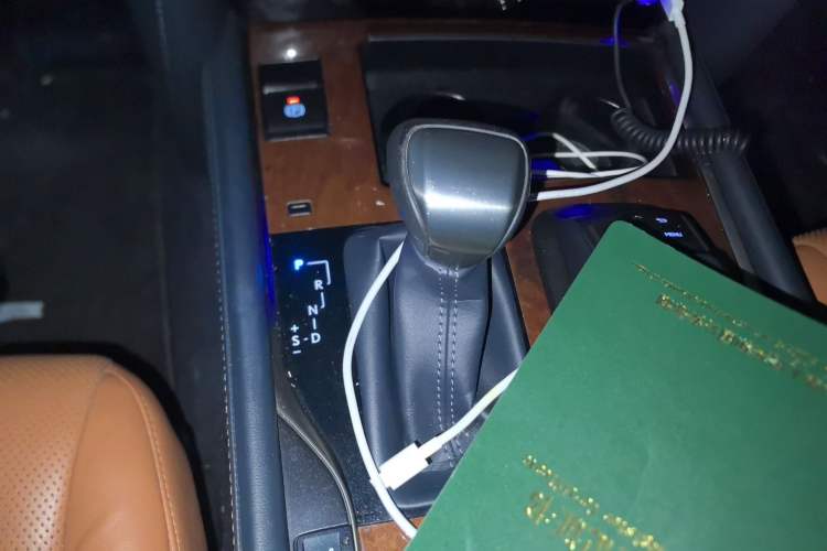 Used Lexus LX 2017 570 Prestige Luxury Edition Gear Lever