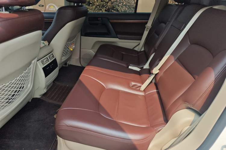 Used Toyota Land Cruiser 2017 4.0 GX-R Dual Fuel Dual Differential – Middle East
