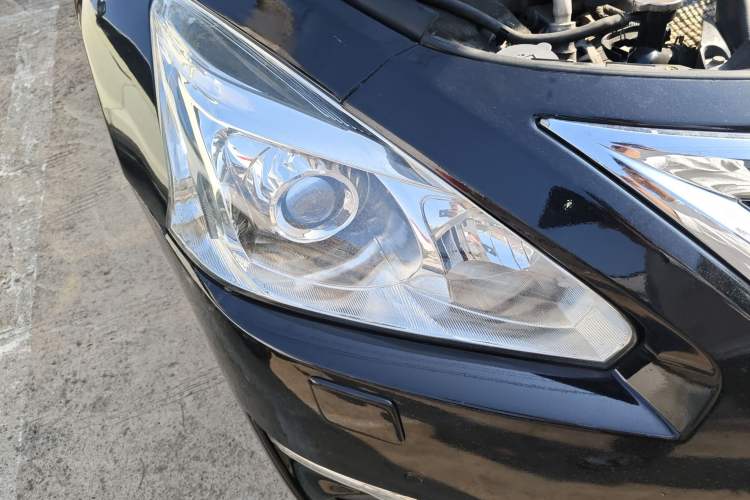 Used Nissan Teana 2015 Duke 2.5L XV Champions League Glory Edition Right Front Headlight