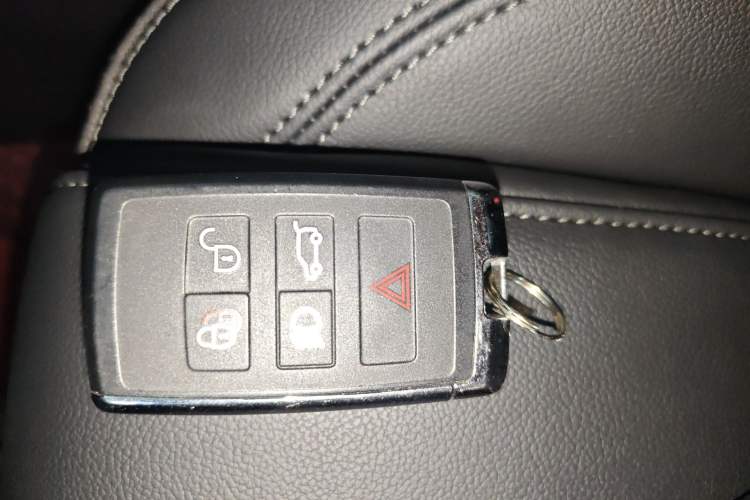 Used Jaguar E-PACE 2018 P200 S China VI Interior 1