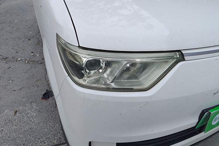 Used Ruichi EC75 2023 Pioneer Model I 41.85 kWh Right Front Headlight