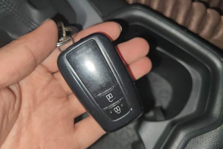 Used Toyota Wildlander 2020 2.0L CVT Two-Wheel Drive Luxury Edition Vehicle Key