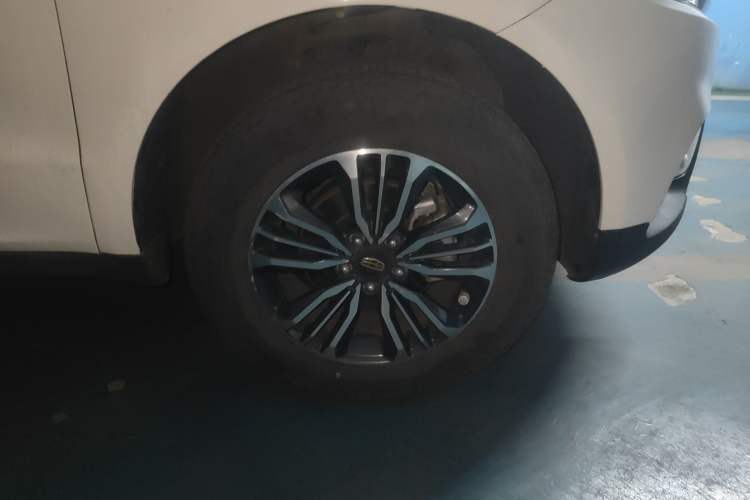 Used Geely Auto Vision X6 2016 1.8L Manual Luxury Model
