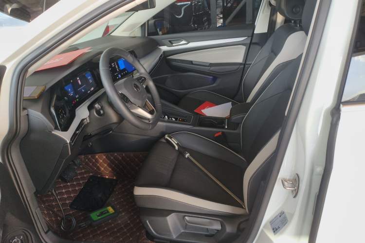 Used Volkswagen Golf 2023 Facelift 280TSI DSG Pro Left Front Seat