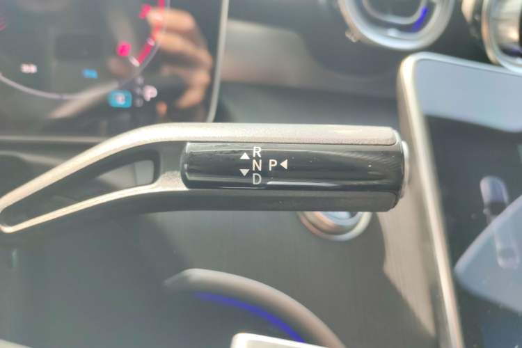 Used Mercedes-Benz C-Class 2024 Facelifted C-Class 260 L Night Edition Sports Version Gear Lever