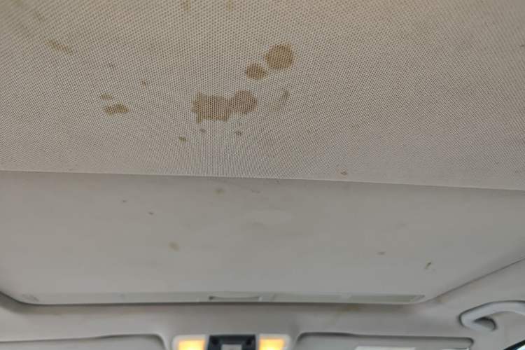 Used Mercedes-Benz C-Class 2011 C 180K Classic model