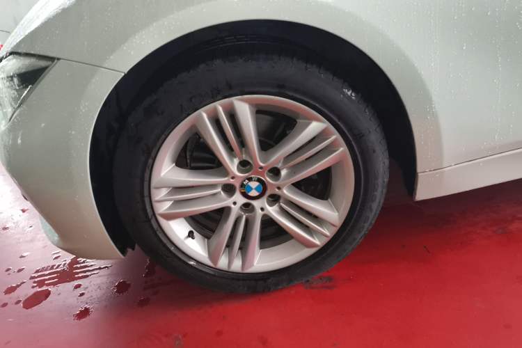Used BMW 3 Series 2018 318i Left Front Wheel Hub