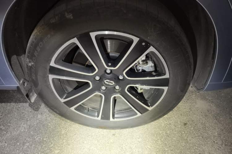 Used Hima AITO M7 2024 1.5T Intelligent Driving 4WD Max Edition 5 Seats Right Front Wheel Hub