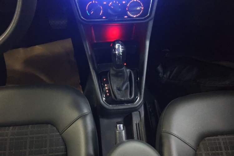 Used Volkswagen Jetta 2017 1.5L Automatic Comfort Model Gear Lever