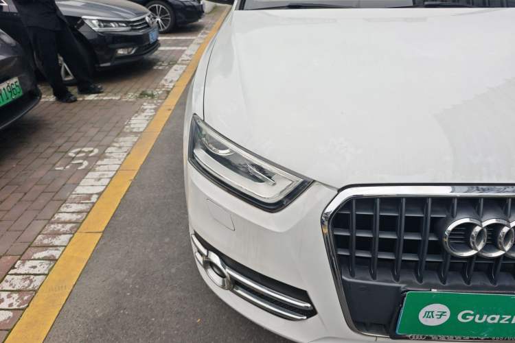 Used Audi Q3 2015 35 TFSI Ambition Edition Right Front Headlight