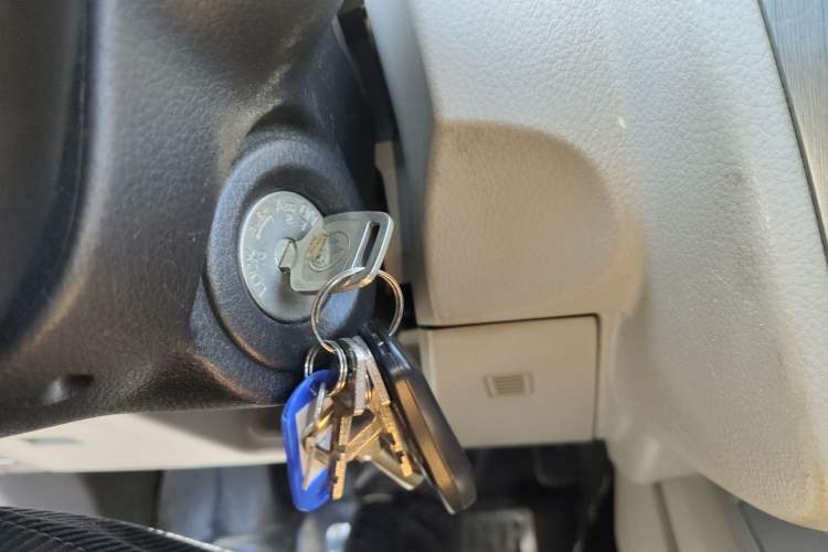 Used Venucia R50 2015 1.6L Manual Fashion Edition