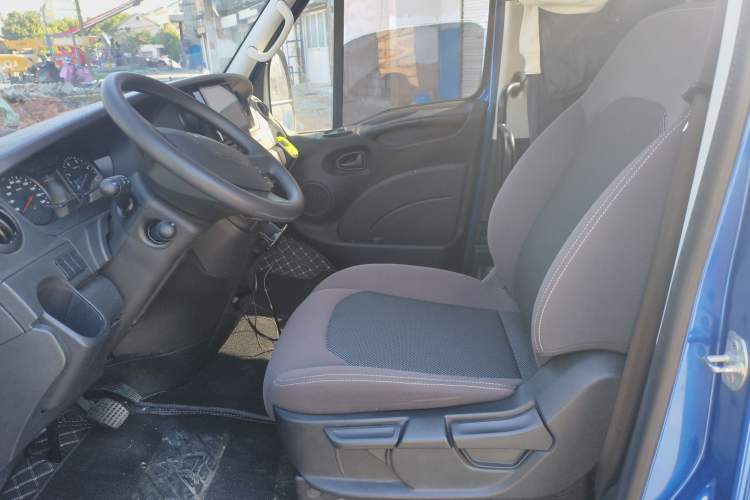 Used Iveco Eurocargo 2020 3.0T Automatic Chao Rui Short Wheelbase High-Roof F1C