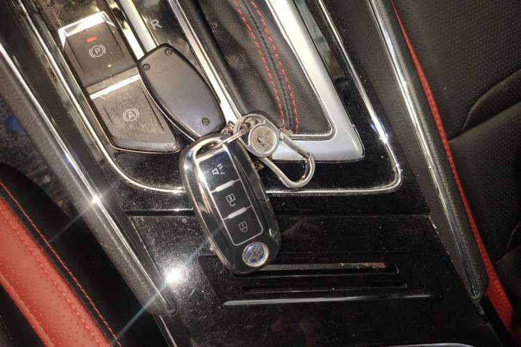 Used Venucia T60 2020 1.6L CVT Smart Drive Version China VI Standard