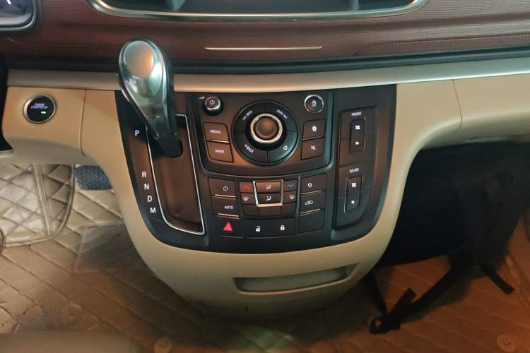 Used Buick GL8 2018 28T Luxury Model China VI Standard