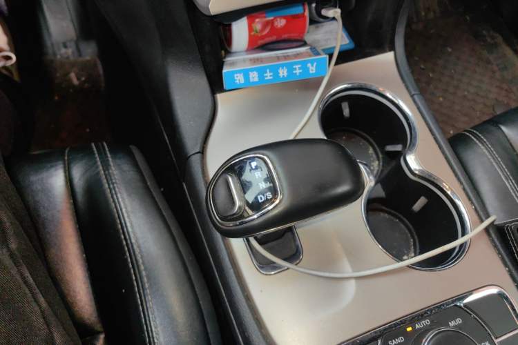 Used Jeep Grand Cherokee 2014 3.0TD Diesel Comfort Navigation Version Gear Lever