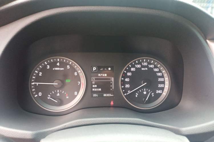 Used Hyundai Tucson 2015 1.6T Dual-Clutch Two-Wheel-Drive Smart Model Instrument Cluster