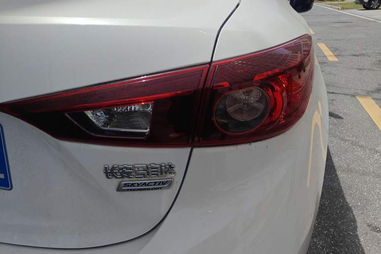 Used Mazda 3 Axela 2014 Sedan 1.5L Automatic Comfort Model Right Rear Taillight