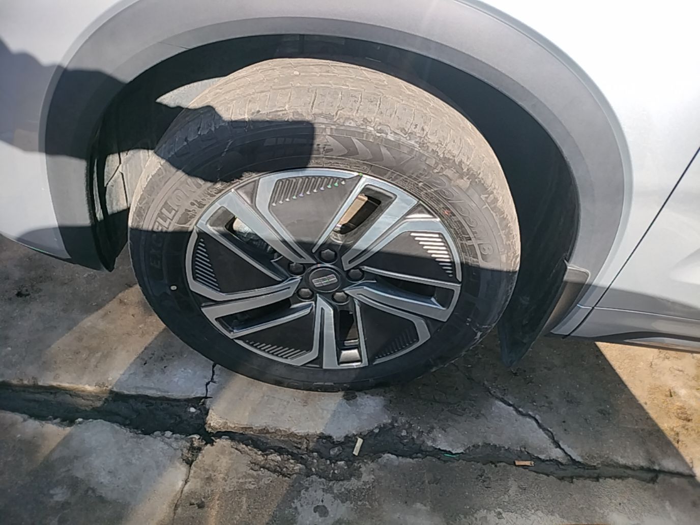 Geely Galaxy Xingjian 7 EM-i 2025 120km Exploration+ Version — снимка 10