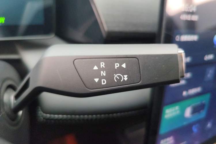 Used Dongfeng Aeolus L7 New Energy 2025 518 Zongxiang Trim Gear Lever