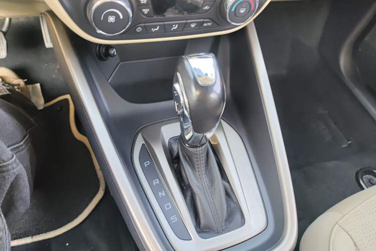 Used Ford Escort 2015 1.5L Automatic Fashion Model