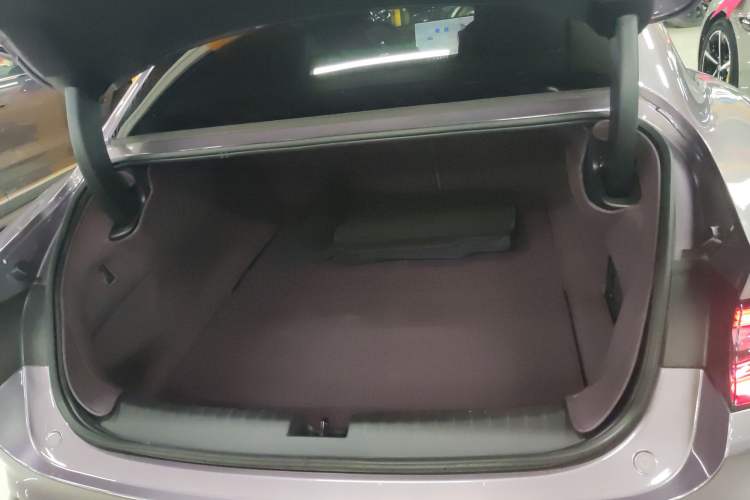 Used Xiaomi Auto SU7 2024 Four-Wheel Drive Ultra-Long Range Advanced Intelligent Driving Max Edition