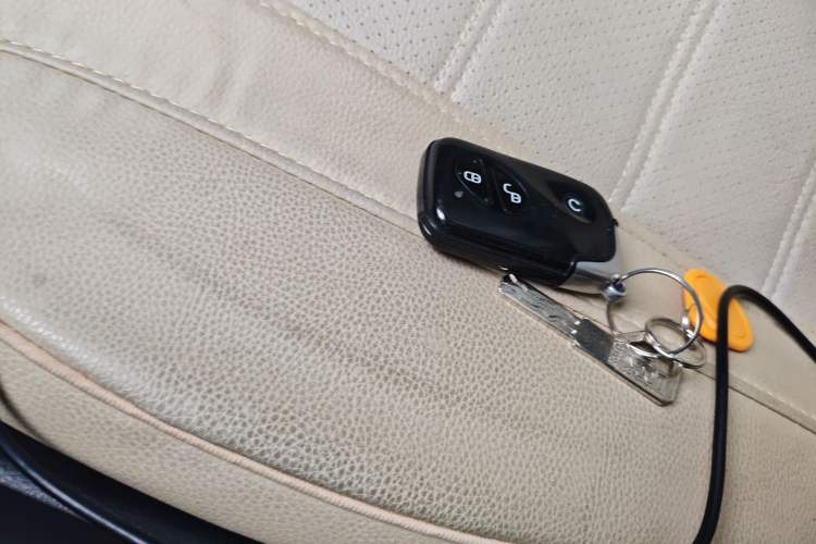 Used BYD Tang New Energy 2015 2.0T Four-Wheel-Drive Flagship Model
