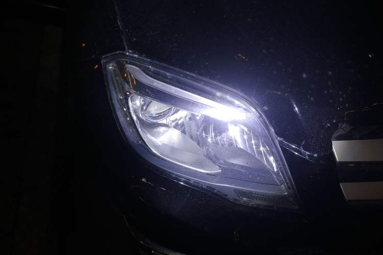 Used Mercedes-Benz GLK-Class 2013 GLK 300 4MATIC Dynamic Sunroof Model