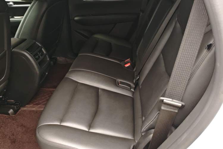 Used Cadillac XT5 2018 28E Four-Wheel Drive Tech Version