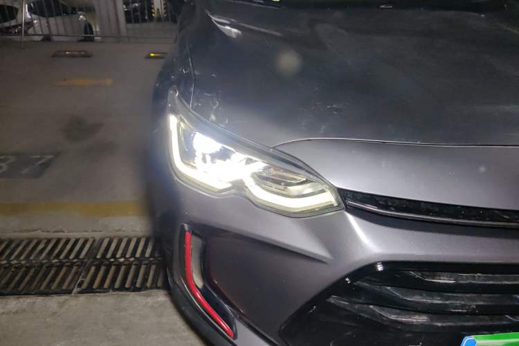 Used Chevrolet Orlando 2019 Redline 530T Automatic Enjoyment Version (5+2 Seating) China VI Right Front Headlight