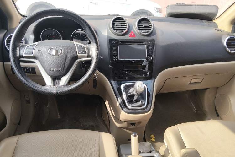 Used Haval H6 2012 2.4L Manual Two-Wheel Drive Elite Version Center Console