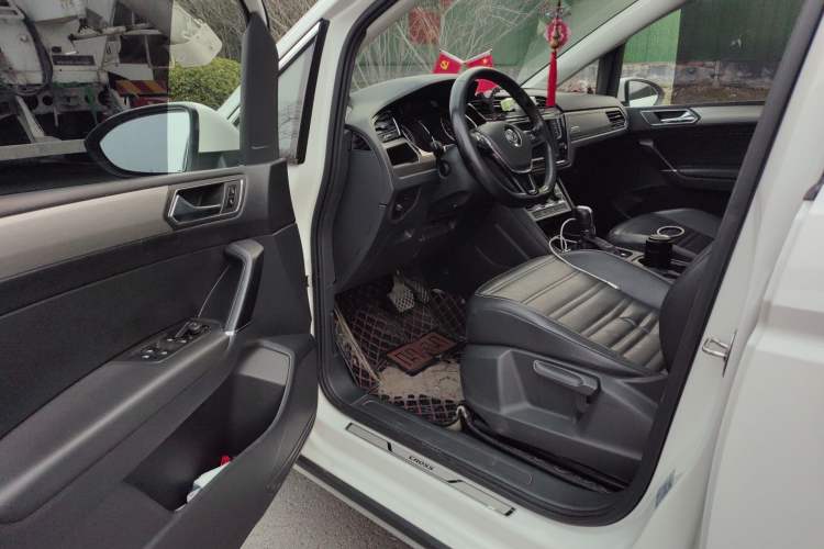 Used Volkswagen Touran 2018 Volkswagen Touran L 280TSI DSG Boundary Edition 7 Seats China V Emission Standard