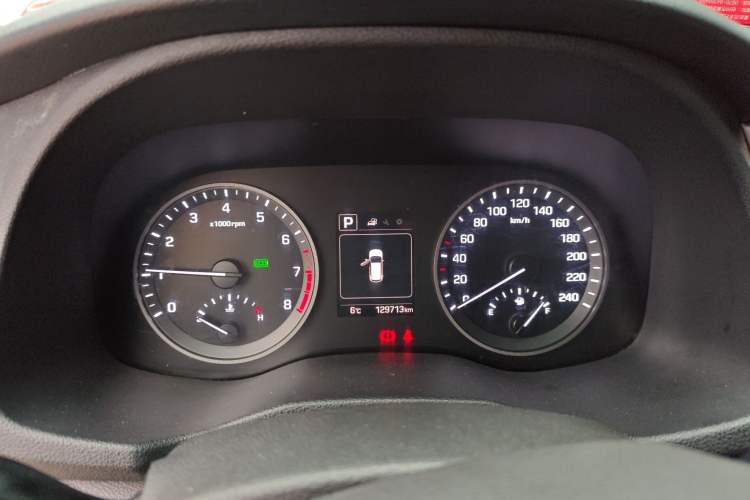 Used Hyundai Tucson 2015 1.6T Dual-Clutch Two-Wheel-Drive Smart Model Instrument Cluster