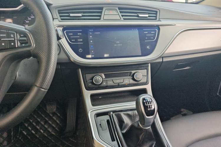 Used Geely Auto Emgrand GL 2018 1.8L Manual Elite Smart Connectivity Version Audio And AC Panel