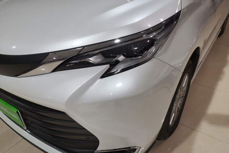 Used Toyota Sienna 2023 2.5L Hybrid Comfort Edition