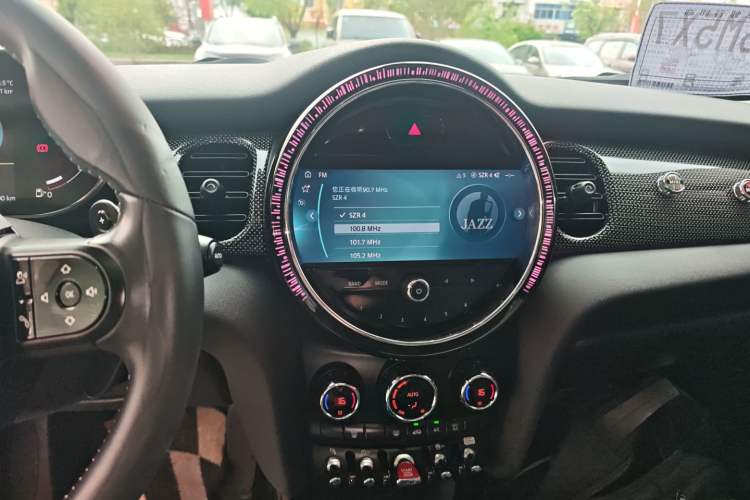 Used MINI 2022 Updated 2.0T COOPER S Classic Edition Five-Door Version Audio And AC Panel