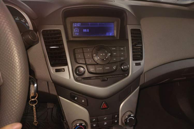 Used Chevrolet Cruze 2013 1.8L SE AT Audio And AC Panel