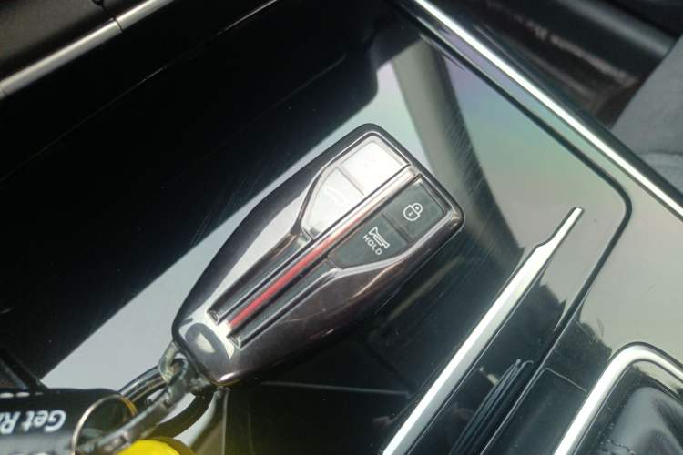 Used Hongqi HS5 2022 Revised Version 2.0T Smart Connect Flagship Edition
