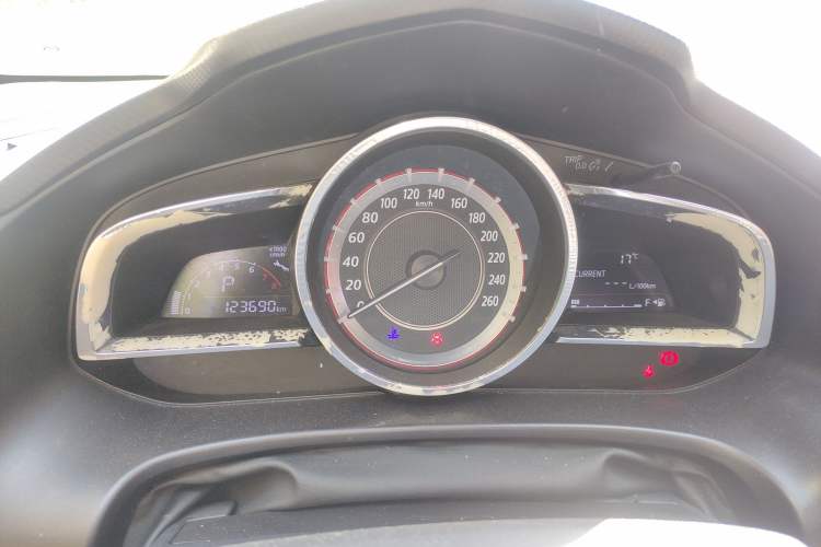 Used Mazda 3 Axela 2016 Sedan 1.5L Automatic Comfort Model