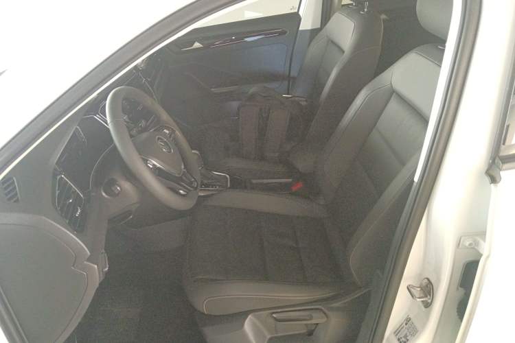 Used Volkswagen T-ROC 2021 280TSI DSG Two-Wheel Drive Comfort Connect Edition