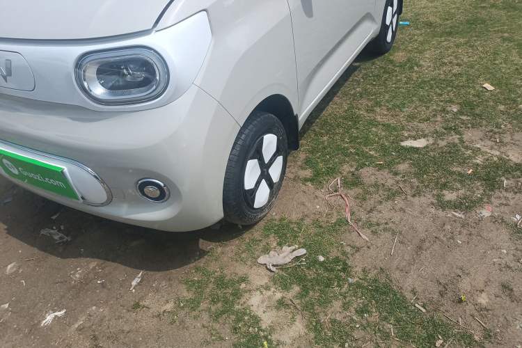 Used Wuling Hongguang MINIEV 2024 3rd Generation 215km Advanced Version Exterior 4