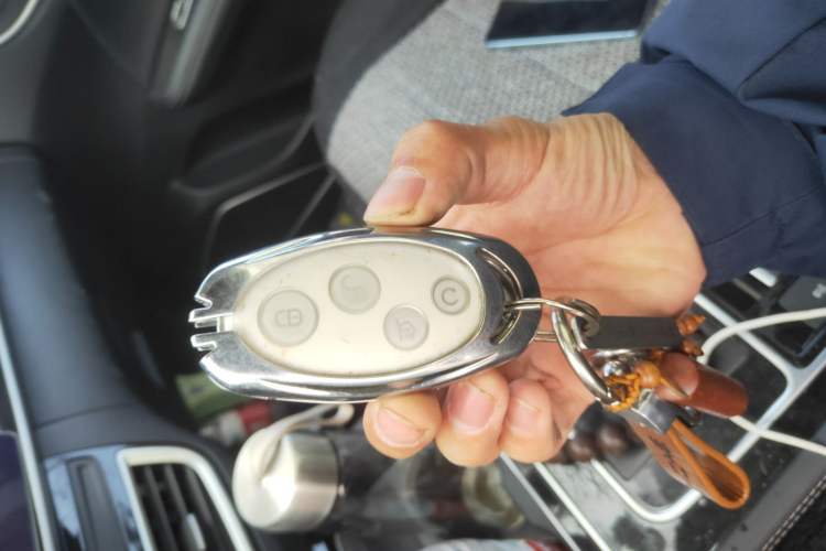 Used BYD Song MAX 2019 1.5T Automatic Smart Connect Prestige Model 6 Seats China VI Standard
