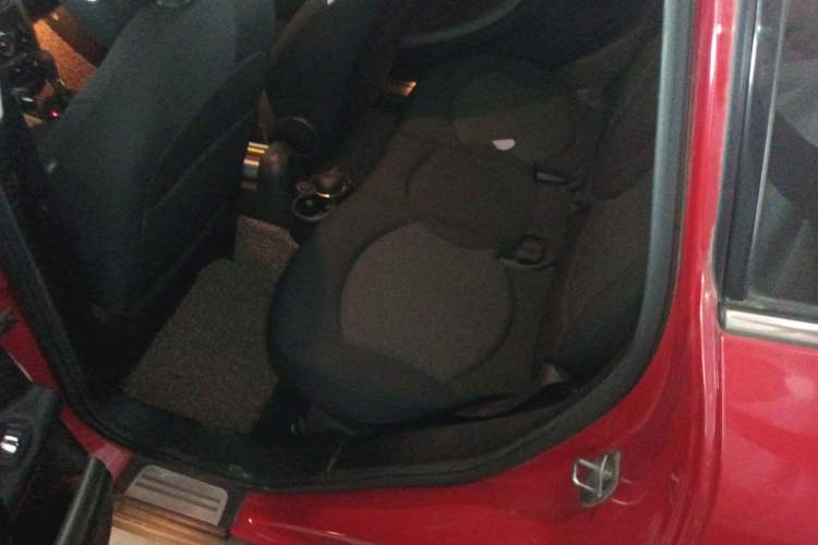 Used MINI Countryman 2011 1.6L ONE Left Rear Seat