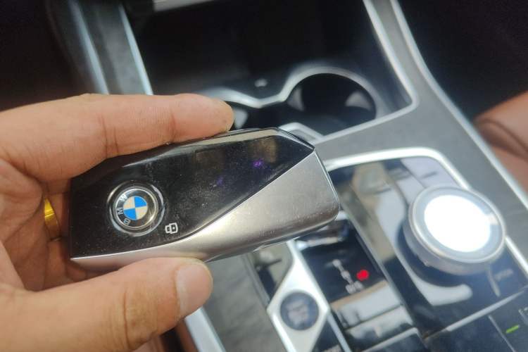 Used BMW X7 2023 xDrive40i Luxury Package with Premium Features
